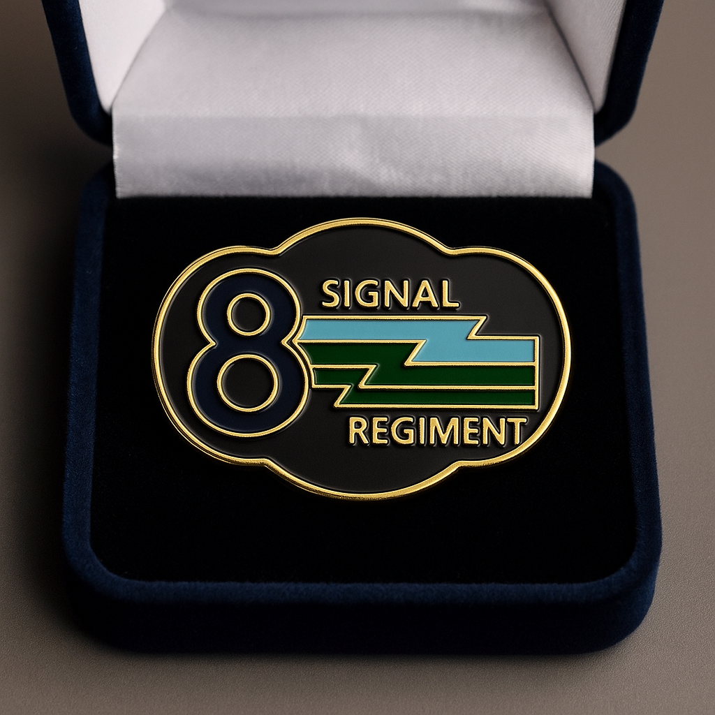 8 SIGNAL REGIMENT – HARD ENAMEL LAPEL PIN