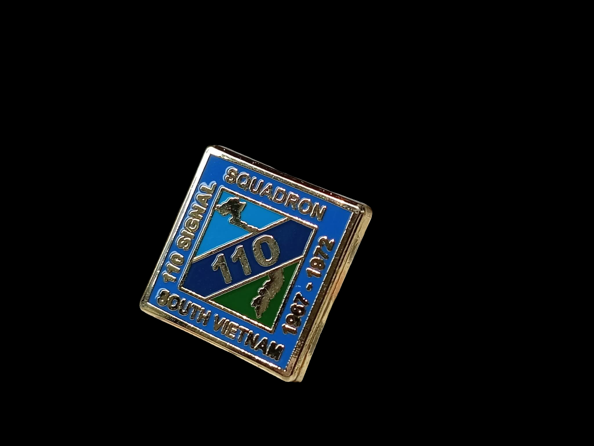 110 SIGNAL SQUADRON β HARD ENAMEL LAPEL PIN π»π³