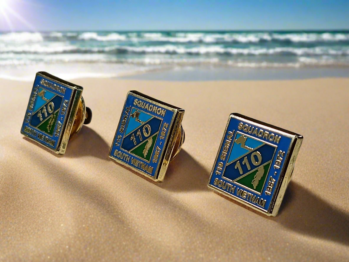 110 SIGNAL SQUADRON β HARD ENAMEL LAPEL PIN π»π³