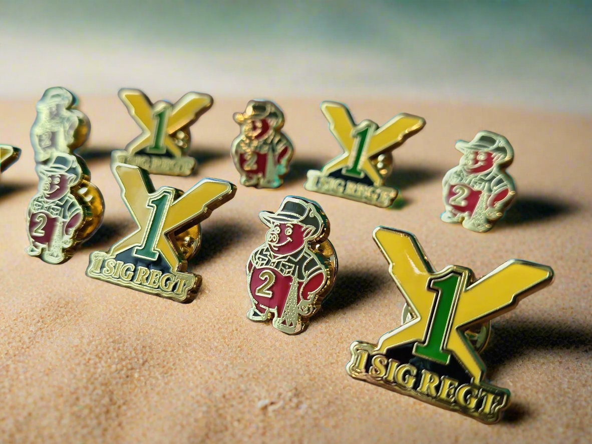 1 SIGNAL REGIMENT – HARD ENAMEL PIN ⚡