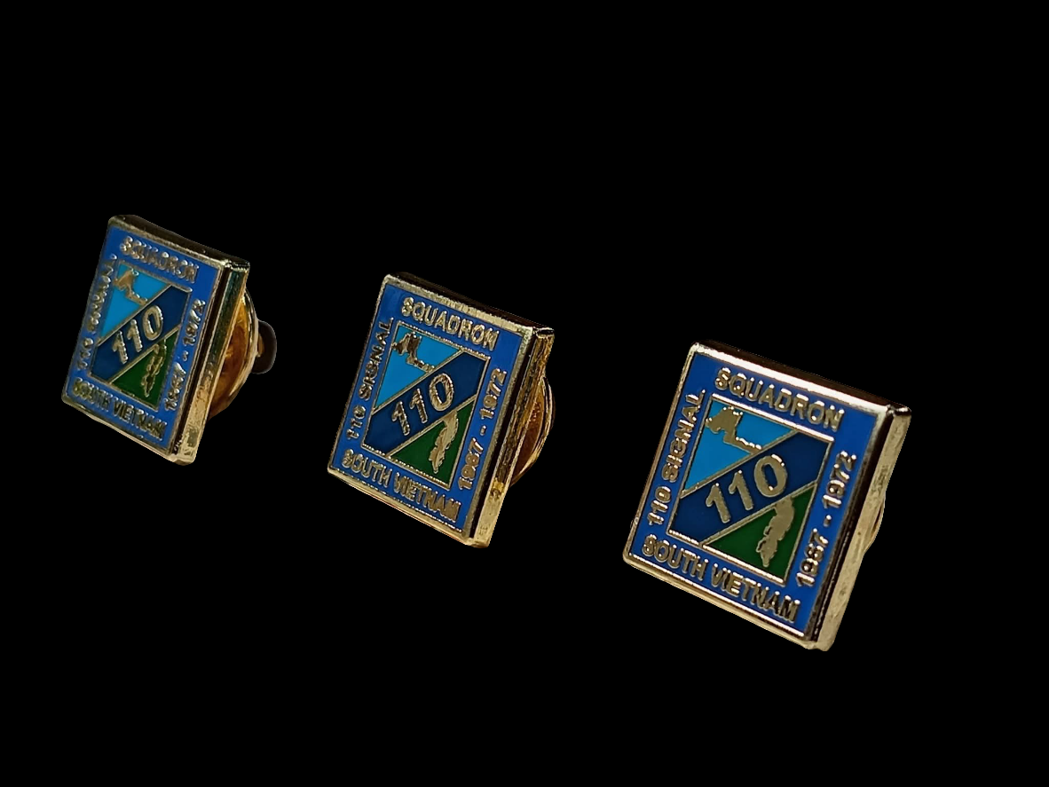 110 SIGNAL SQUADRON β HARD ENAMEL LAPEL PIN π»π³