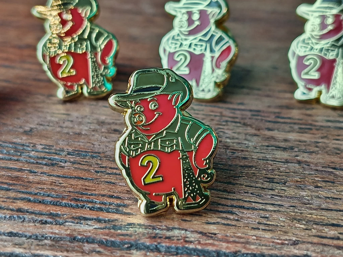 2 SIGNAL REGIMENT – “2 PIG” HARD ENAMEL PIN